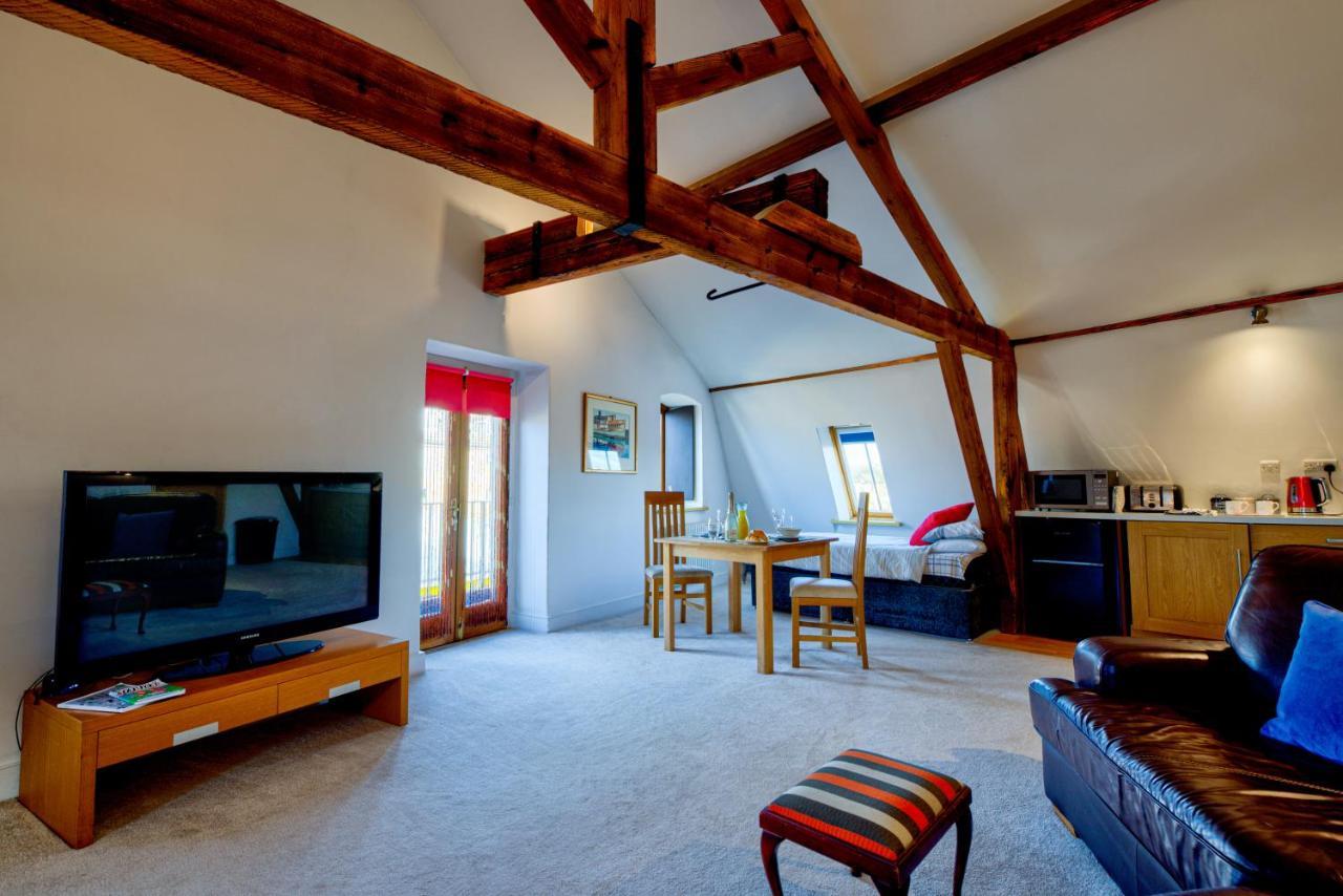 Central Studio Suite - Modern Stay With Free Wifi Стамфорд Экстерьер фото